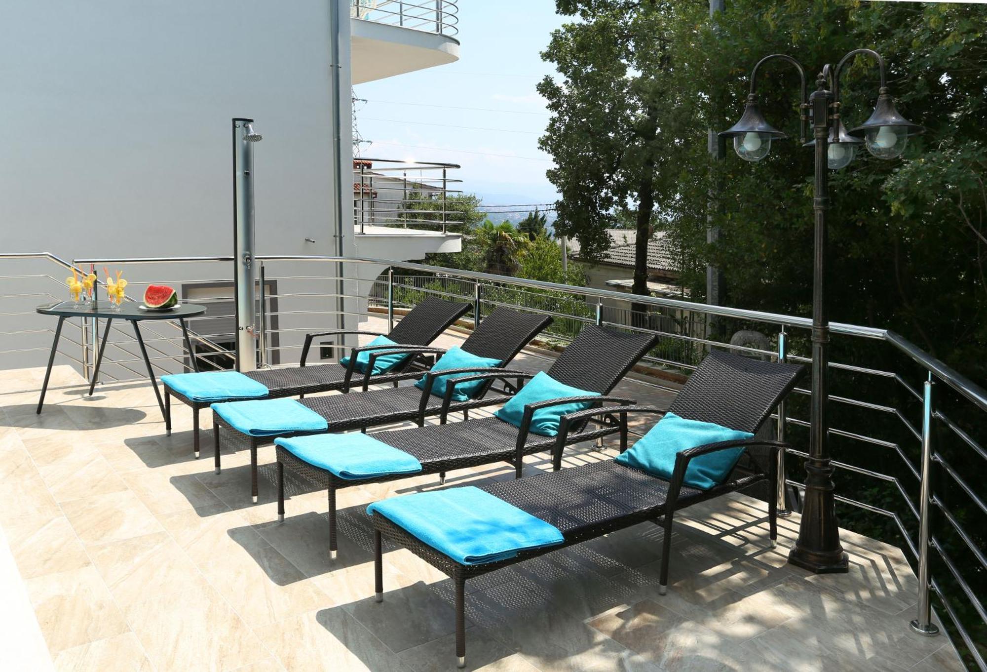 Villa Dragi With Pool, Sauna, & Whirlpool Опатия Стая снимка