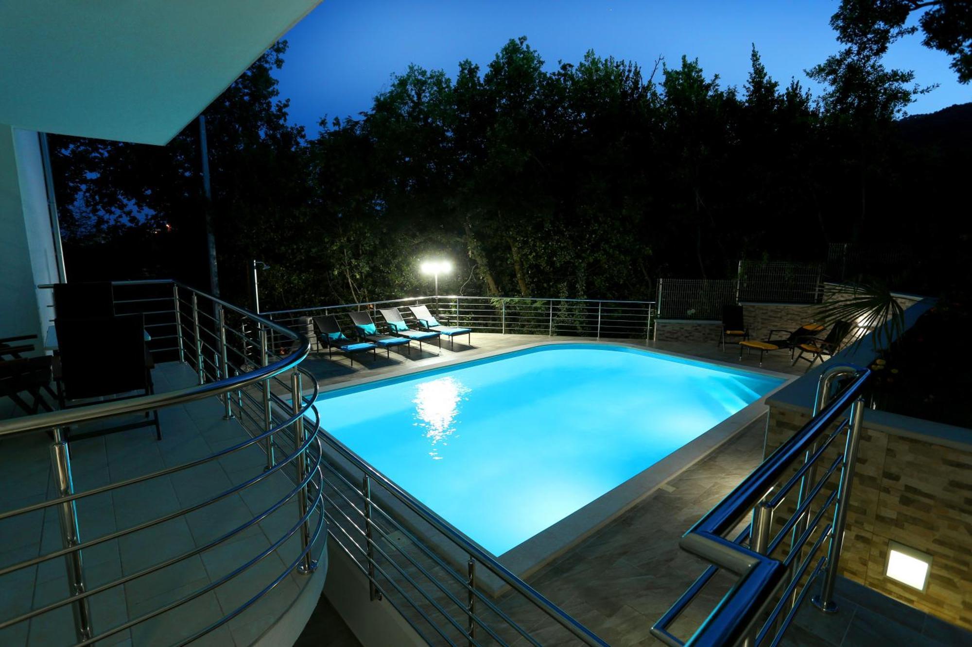 Villa Dragi With Pool, Sauna, & Whirlpool Опатия Стая снимка